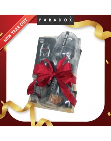 Wine & Accessory Gift Set.1